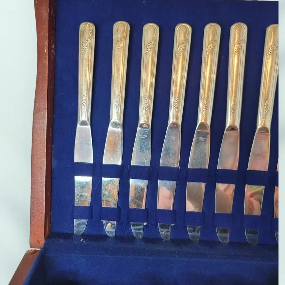 Vtg 1940s Silverware Set QUEEN BESS Tudor Plate ONEIDA‎ Flatware 51 Pieces AS IS